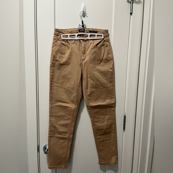 Jones New York Pants - Jones New York Khaki Skinny Pants